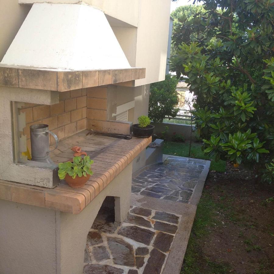 Apartamento Oasis Garden House Nea Iraklitsa Exterior foto